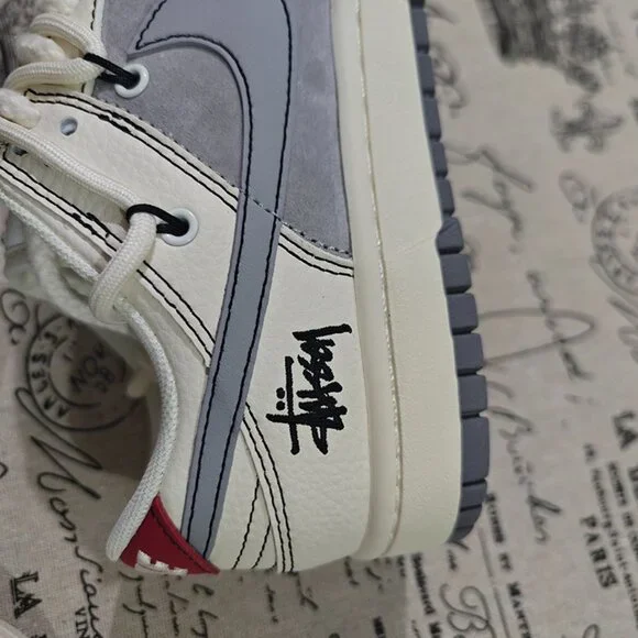 Nike x Stussy x Supreme Collaboration Sneakers - Picture 6 of 8